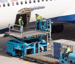 Loading cargo plane